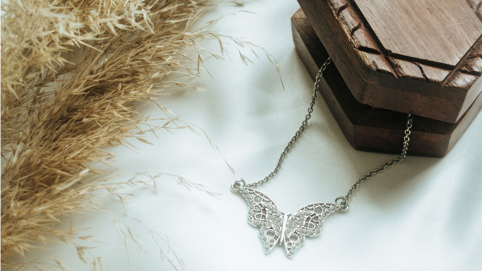 Silver jewellery collection